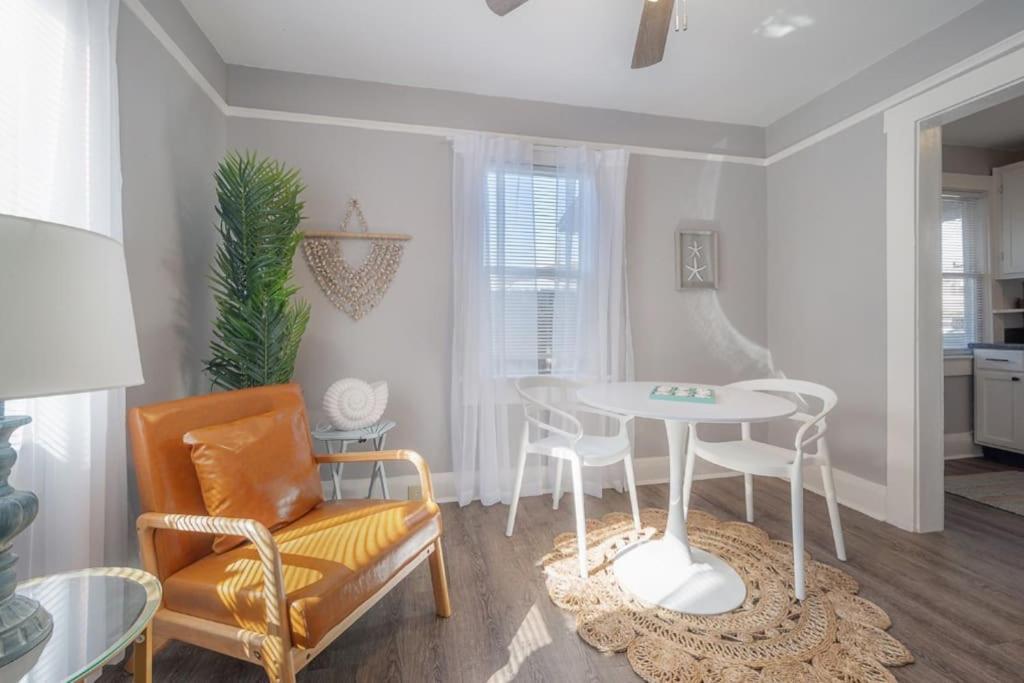 Serene Beachy Bungalow With Large Screened Porch! Tampa Buitenkant foto