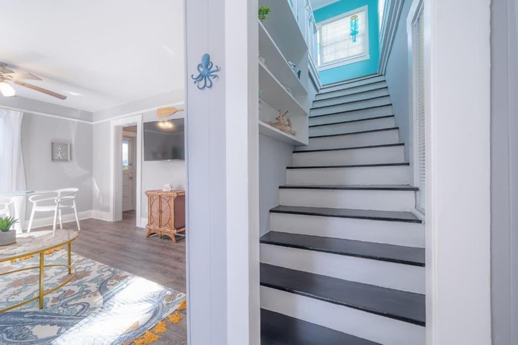 Serene Beachy Bungalow With Large Screened Porch! Tampa Buitenkant foto