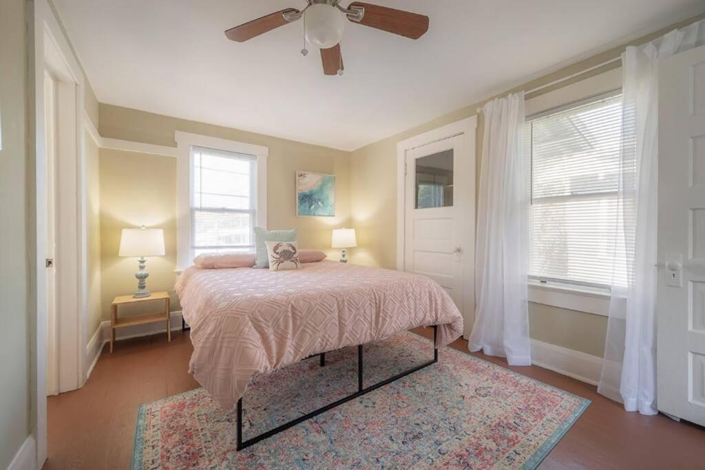 Serene Beachy Bungalow With Large Screened Porch! Tampa Buitenkant foto