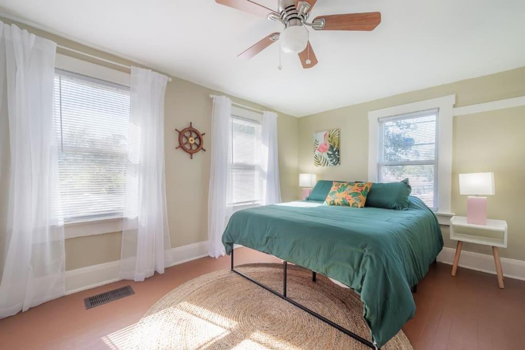 Serene Beachy Bungalow With Large Screened Porch! Tampa Buitenkant foto